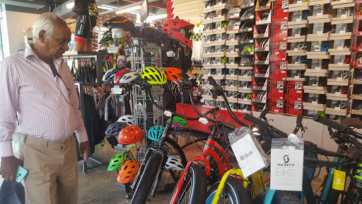 Bicycle Store «Miami Beach Bicycle Center», reviews and photos, 746 5th St, Miami Beach, FL 33139, USA