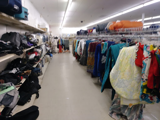 Thrift Store «The Salvation Army Family Stores- Twin Cities», reviews and photos, 1000 E Moore Lake Dr, Fridley, MN 55432, USA