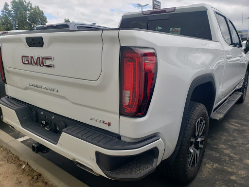 Cadillac Dealer «Parkway Cadillac», reviews and photos, 24055 Creekside Rd Suite A, Santa Clarita, CA 91355, USA