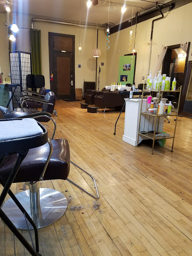 Hairdressers for curly hair Minneapolis