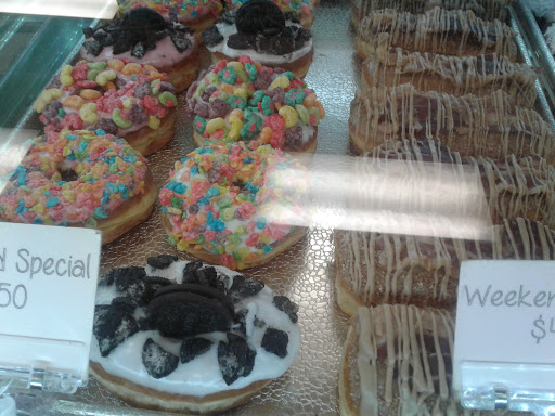 Donut Shop «Fluffy Donuts & Sandwich Shop», reviews and photos, 757 Russell Blvd # 2, Davis, CA 95616, USA