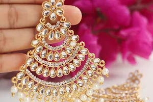 Enhance your look {Branded Jewellery & Cosmetics @ Wholesale Prices} image