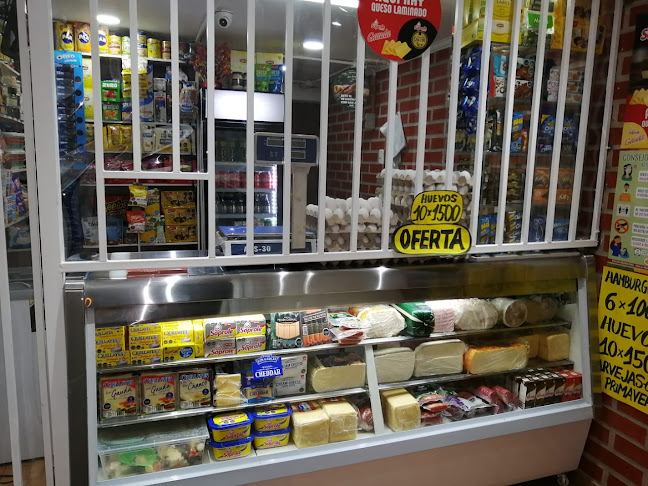 Opiniones de Camila quesos y masas en El Bosque - Supermercado