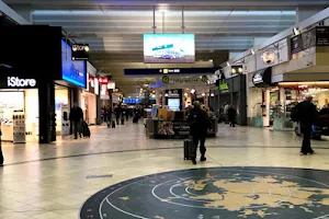 Minneapolis–Saint Paul International Airport image