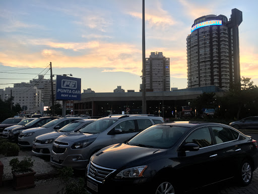 Car cranes in Montevideo