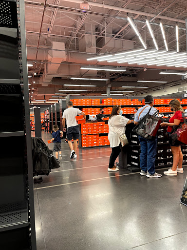 Clothing Store «Nike Factory Store», reviews and photos, 11401 NW 12th St #224, Miami, FL 33172, USA