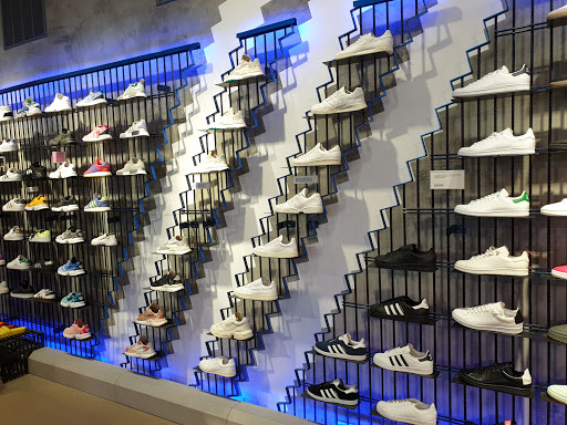 Shoe Store «Adidas Originals», reviews and photos, 8009 Melrose Ave, Los Angeles, CA 90046, USA