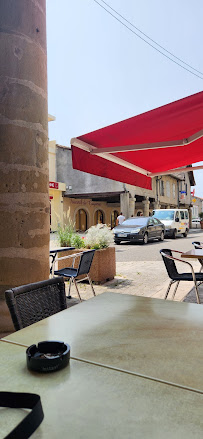 Atmosphère du Restaurant Le Bistrot du Commerce à Miramont-de-Guyenne - n°13