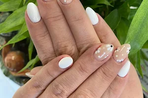 Glossy Nails Spa image