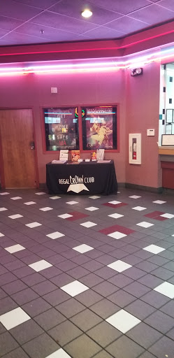 Movie Theater «Regal Cinemas Beach Boulevard 18», reviews and photos, 14051 Beach Blvd, Jacksonville, FL 32250, USA