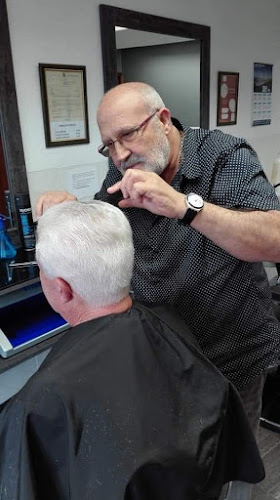 Avaliações doBarbearia Quim em Moita - Barbearia