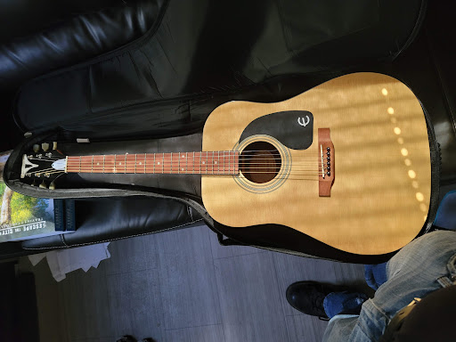 Guitar Center image
