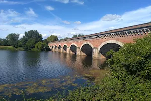 Pont-Canal Du Cacor image