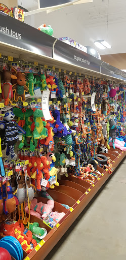 Pet Supply Store «PetSmart», reviews and photos, 13720 Riverside Dr, Sherman Oaks, CA 91423, USA