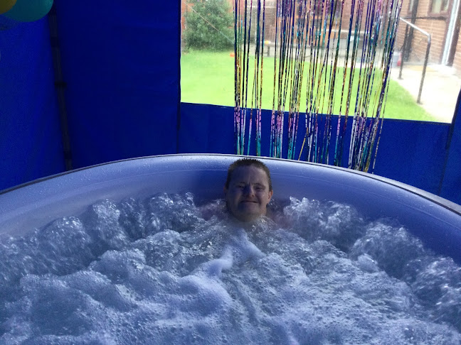 Lovely Bubbly Hot Tub Hire Ltd - Preston