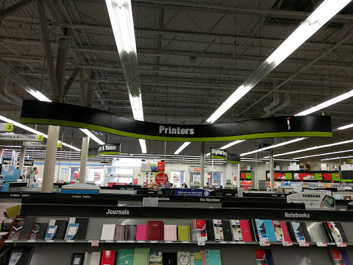 Office Supply Store «Staples», reviews and photos, 2100 E Snelling Dr #42, Roseville, MN 55113, USA