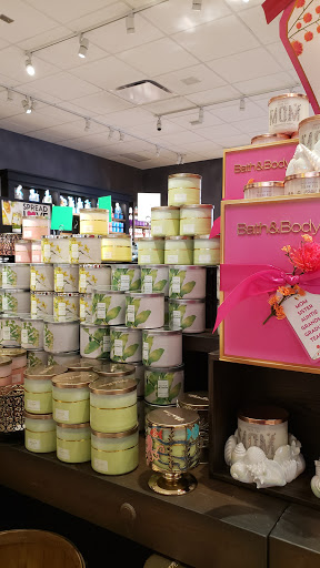 Beauty Supply Store «Bath & Body Works», reviews and photos, 31 N Michigan Ave, Atlantic City, NJ 08401, USA