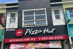 Pizza Hut Delivery Taman Cheng image