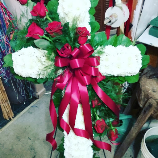 Florist «Cuts Creative Florist», reviews and photos, 1701 Orange Ave NE, Roanoke, VA 24012, USA