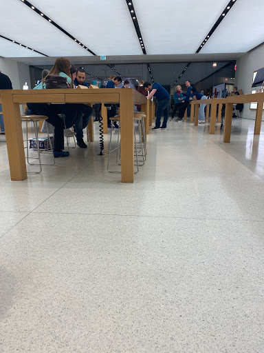 Computer Store «Apple Corte Madera», reviews and photos, 1520 Redwood Hwy, Corte Madera, CA 94925, USA