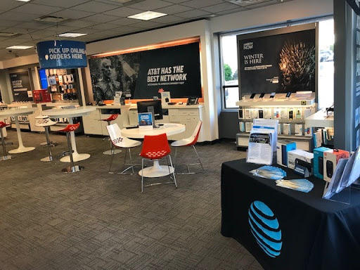 Cell Phone Store «AT&T», reviews and photos, 325 Jesse Jewell Pkwy, Gainesville, GA 30501, USA