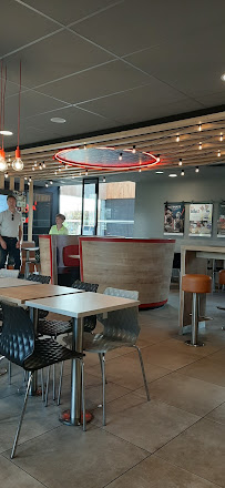 Atmosphère du Restaurant KFC Neuville en Ferrain - n°15