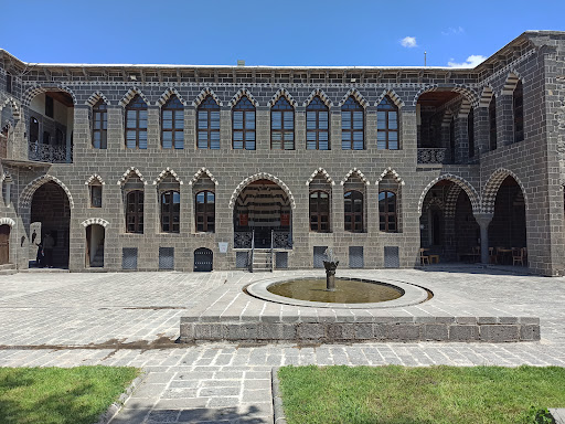Katolik Okulu Diyarbakır