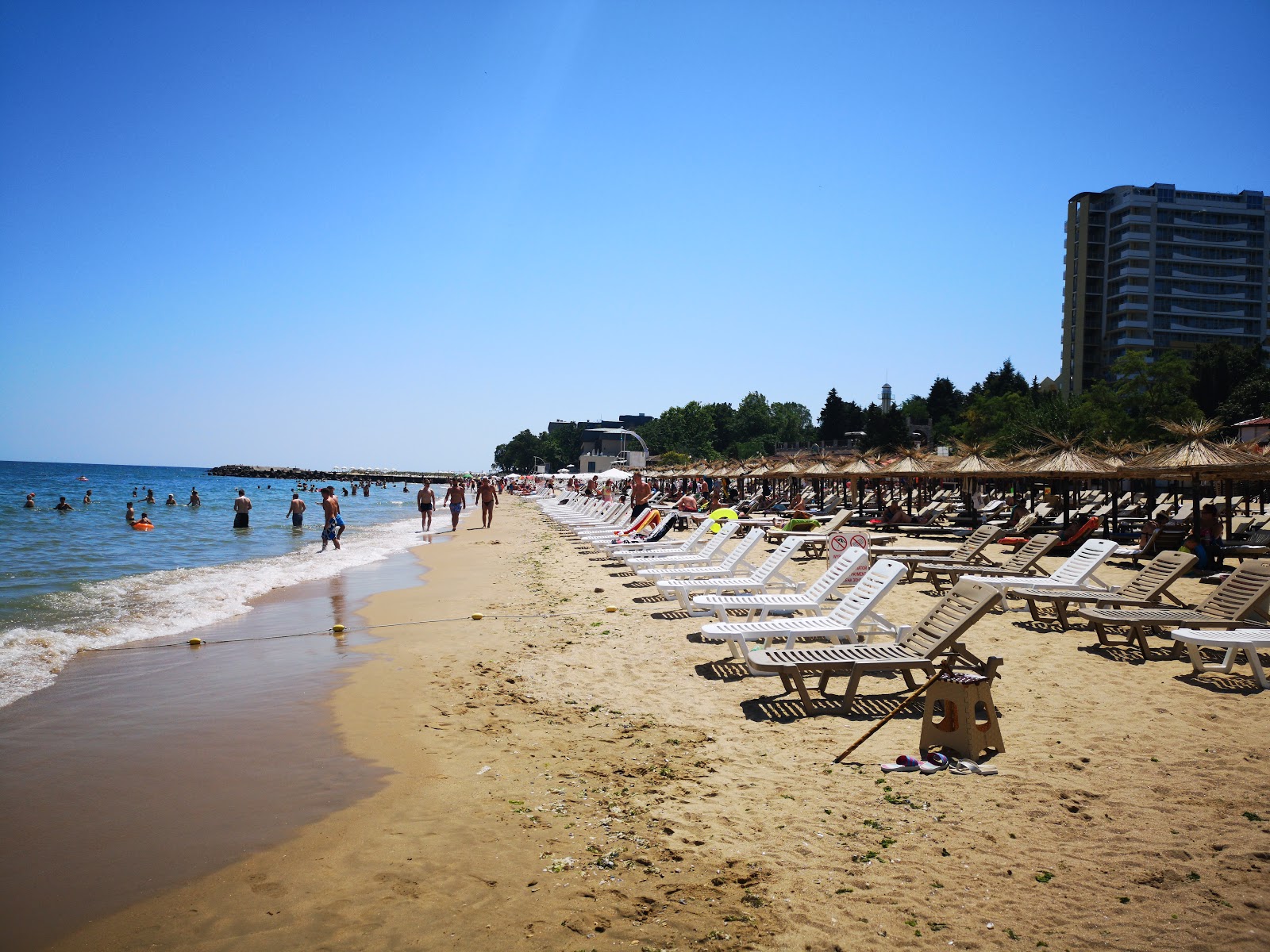 Fotografija Plaža Zlatni pyasatsi z dolga ravna obala