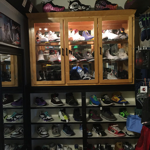 Thrift Store «Lucky Dog Clothing», reviews and photos, 8201 Greenwood Ave N, Seattle, WA 98103, USA