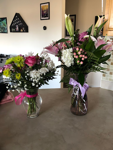 Florist «Yelm Floral- $10.00 (online coupon only)», reviews and photos, 202 W Yelm Ave, Yelm, WA 98597, USA