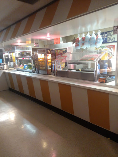 Drive-in Movie Theater «Elm Road Triple Drive-In Theatre», reviews and photos, 1895 Elm Rd NE, Warren, OH 44483, USA