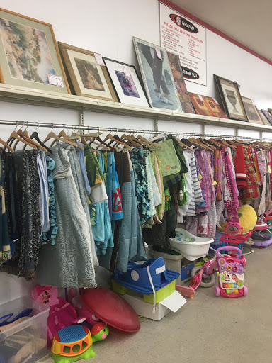 Thrift Store «Value World», reviews and photos, 11900 Detroit Ave, Lakewood, OH 44107, USA