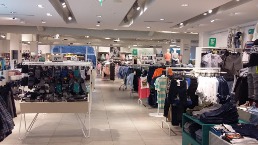 Clothing Store «H&M», reviews and photos, 2 S 69th St, Upper Darby, PA 19082, USA