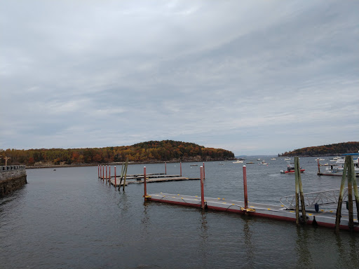 Sightseeing Tour Agency «Lulu Lobster Boat Ride», reviews and photos, 55 West St, Bar Harbor, ME 04609, USA