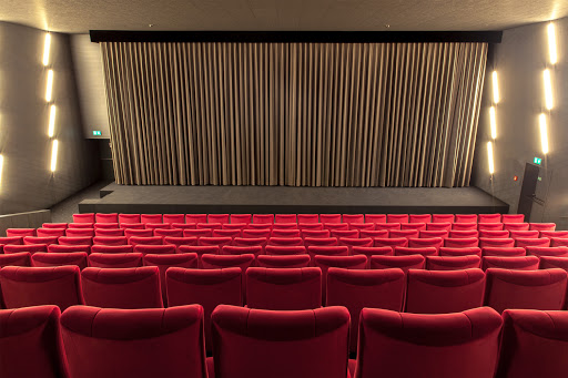 Movie theaters re-release Zurich