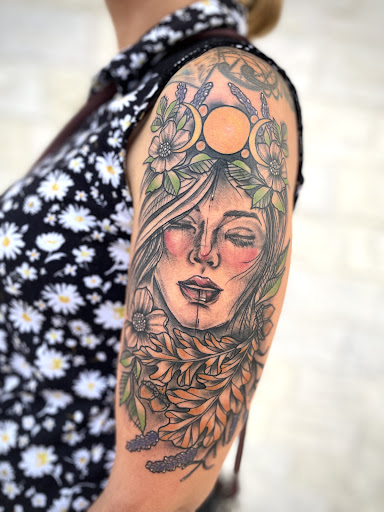 Explore animal tattoo ideas, creative tattoo ideas in Lakeview, available at Backwoods Tattoo Studio