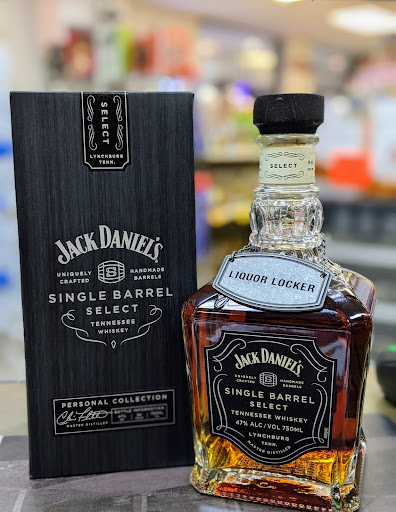 Wine Store «Liquor Locker & Wine Shoppe», reviews and photos, 500 N Jackson St, Tullahoma, TN 37388, USA