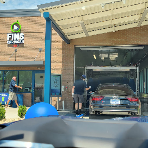 FINS Car Wash en Holly Springs