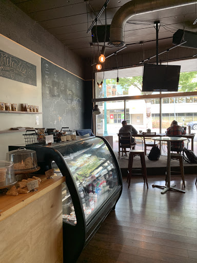 The PourHouse Cafe, 314 E Kirkwood Ave, Bloomington, IN 47408, USA, 