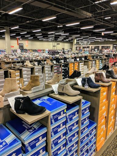 Shoe Store «DSW Designer Shoe Warehouse», reviews and photos, 2831 S Rochester Rd, Rochester Hills, MI 48307, USA