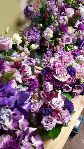 Florist «Eclectic Garden», reviews and photos, 323 Walnut St, St Charles, IL 60174, USA