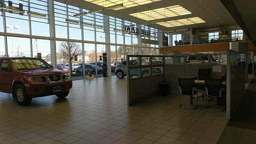 Car Dealer «Hall Nissan Chesapeake», reviews and photos, 3417 Western Branch Blvd, Chesapeake, VA 23321, USA