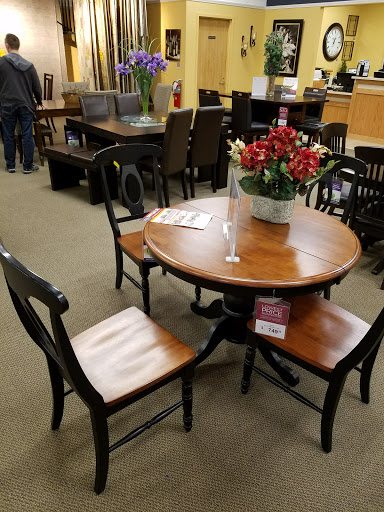 Furniture Store «Raymour & Flanigan Furniture and Mattress Store», reviews and photos, 1345 US-1, North Brunswick Township, NJ 08902, USA