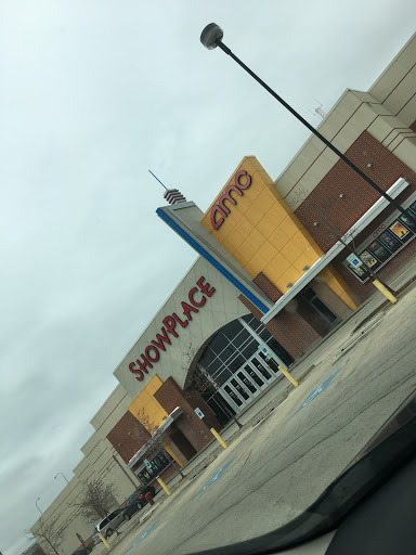 Movie Theater «AMC Classic Galewood Crossings 14», reviews and photos, 5530 W Homer St, Chicago, IL 60639, USA