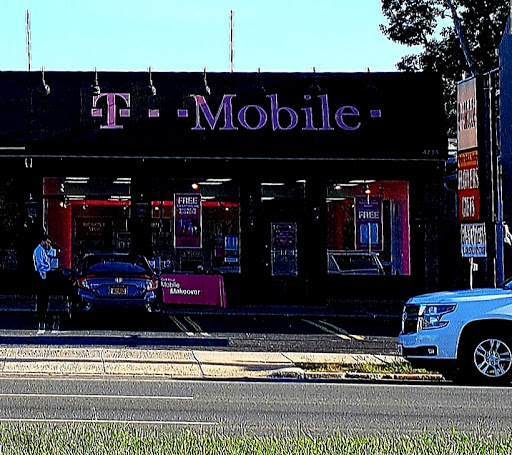 Cell Phone Store «T-Mobile», reviews and photos, 4732 Sunrise Hwy, Massapequa Park, NY 11762, USA