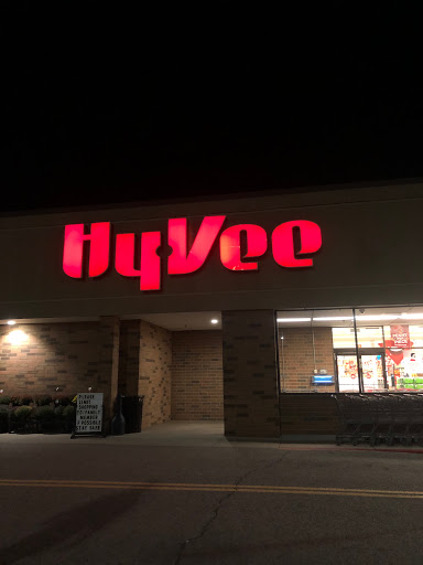 Supermarket «Hy-Vee», reviews and photos, 410 S Riverfront Dr, Mankato, MN 56001, USA