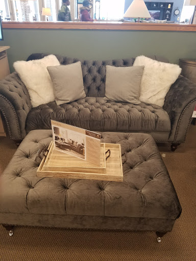 Furniture Store «Raymour & Flanigan Furniture and Mattress Store», reviews and photos, 1855 Central Park Ave, Yonkers, NY 10710, USA