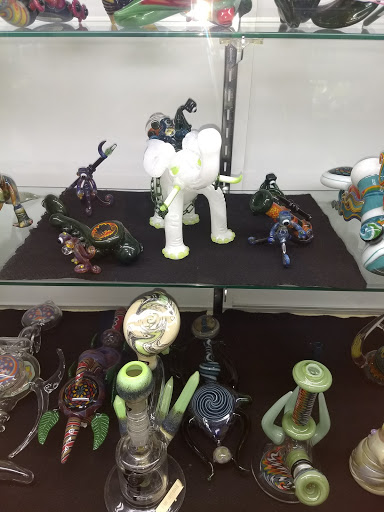 Tobacco Shop «Traders Smoke Shop», reviews and photos, 8110 W Union Hills Dr #210, Glendale, AZ 85308, USA