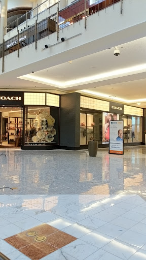 Shopping Mall «Tysons Galleria», reviews and photos, 2001 International Dr, McLean, VA 22102, USA
