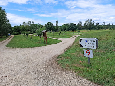 Parking à Fourcès